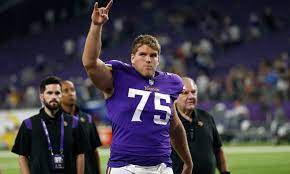 Les Vikings du Minnesota renouvellent le tacle droit bien rémunéré